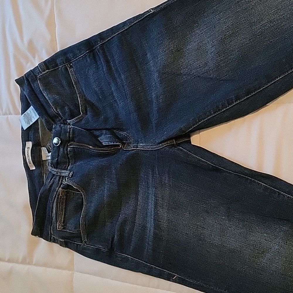 Like new! Good American size 2 jeans!